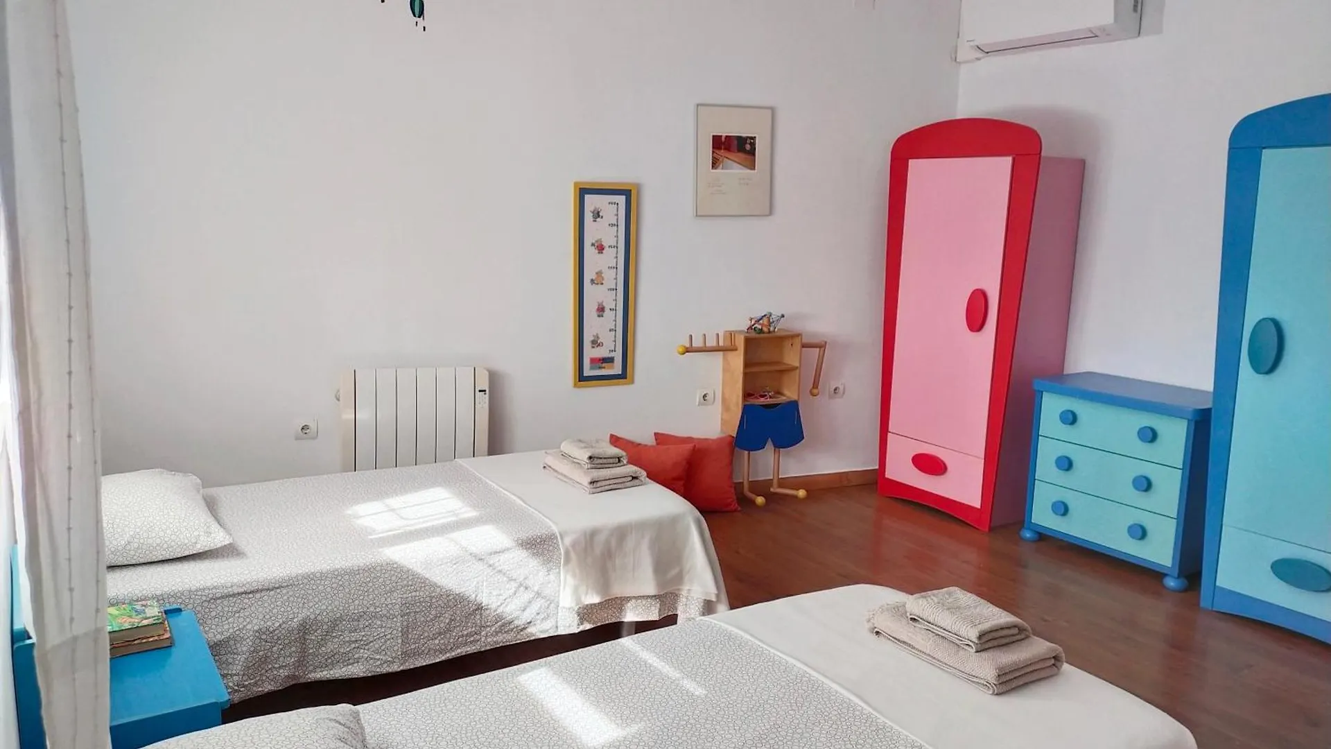 Preciosa Casa Grande Con Patio En Sevilla 8Pax Holiday home