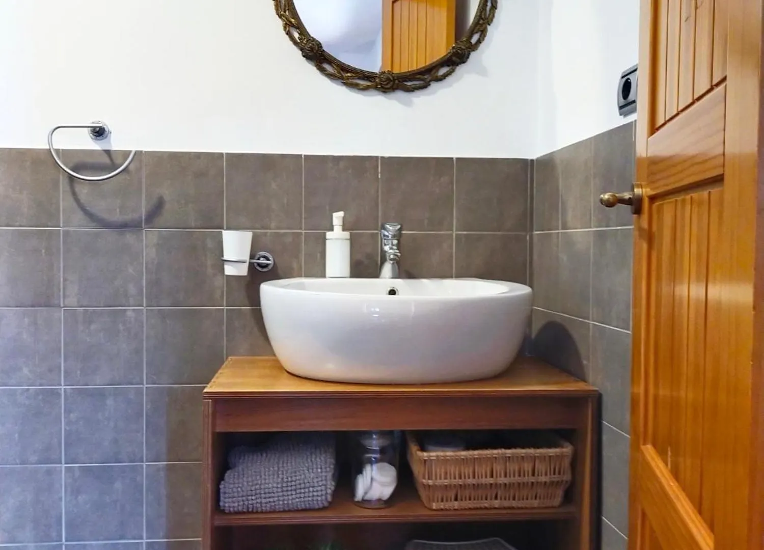 Preciosa Casa Grande Con Patio En Sevilla 8Pax