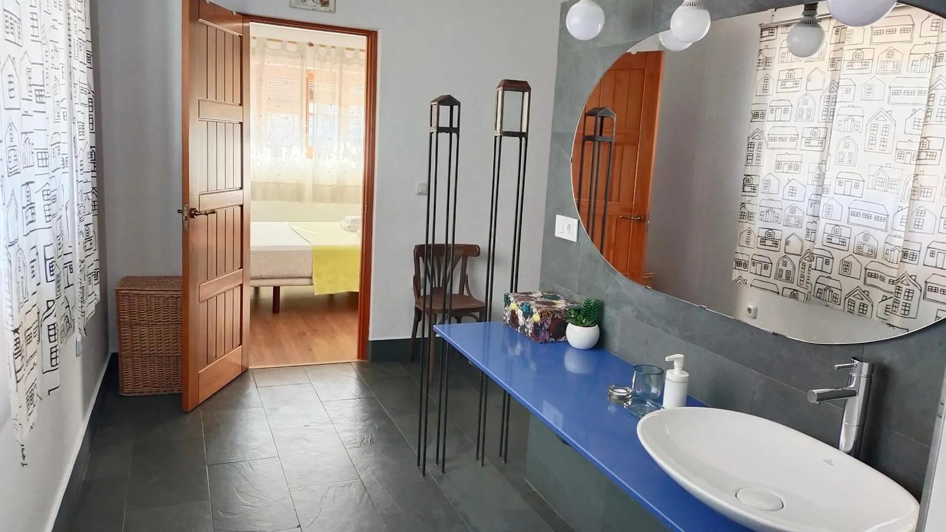 Preciosa Casa Grande Con Patio En Sevilla 8Pax 0*, Seville Spain